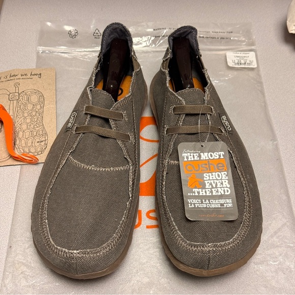 Cushe Men's Canvas Slipper Shoe - Picture 8 of 9